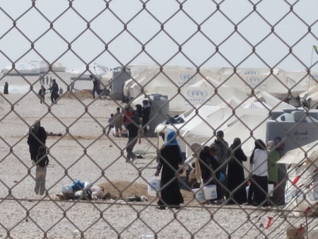 Suriyeliler Kilis`te Holding Kurdu