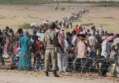 Suriyeliler sınıra yığıldı