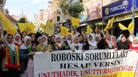 Urfa?da ??Roboski?ye Adalet?? yürüyüşü