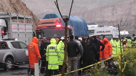 URFA`DA ZİNCİRLEME KAZA: 14 ÖLÜ